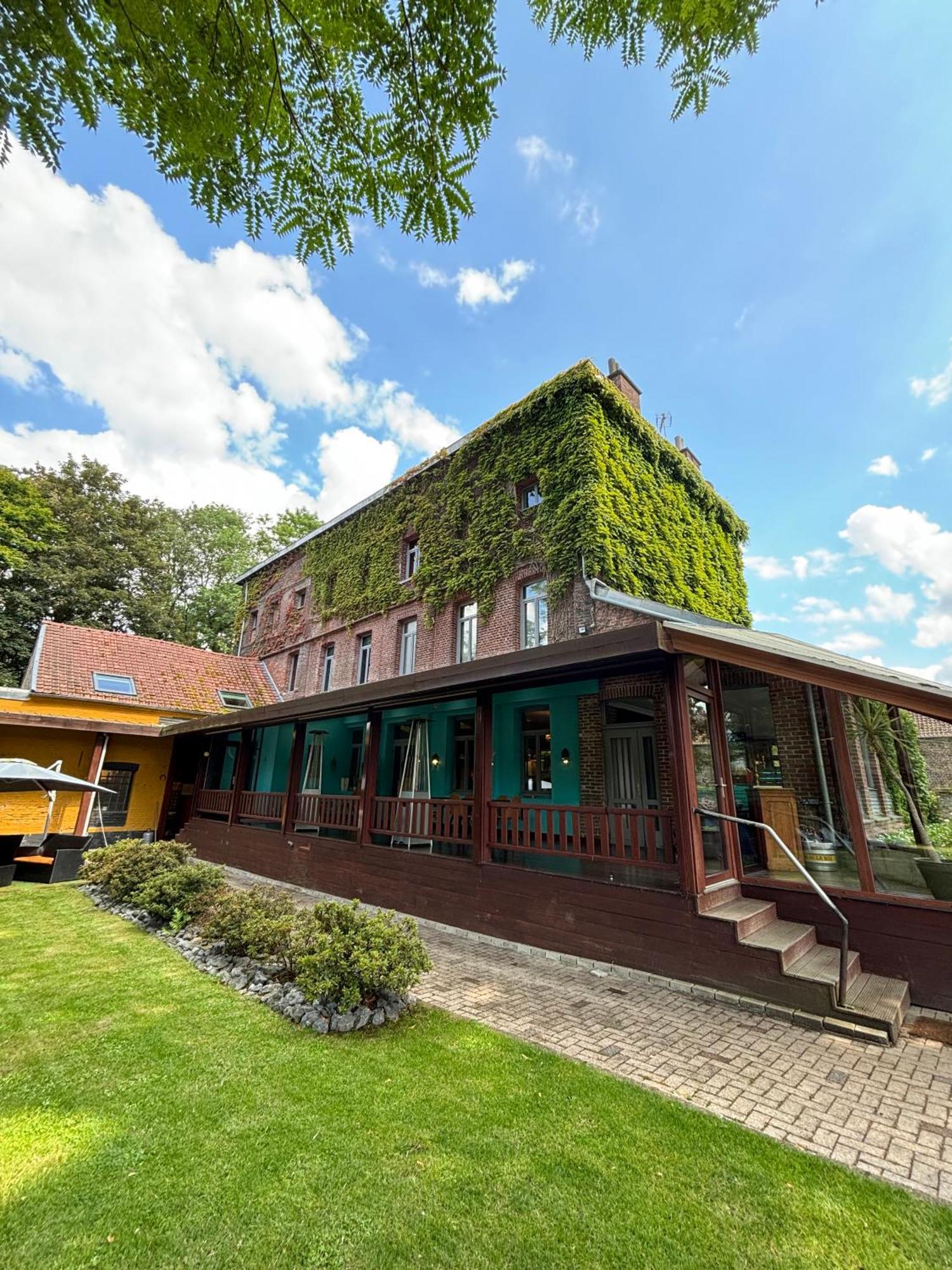 Logis Hotel-Restaurant - Le Moulin D'Artres Exterior photo