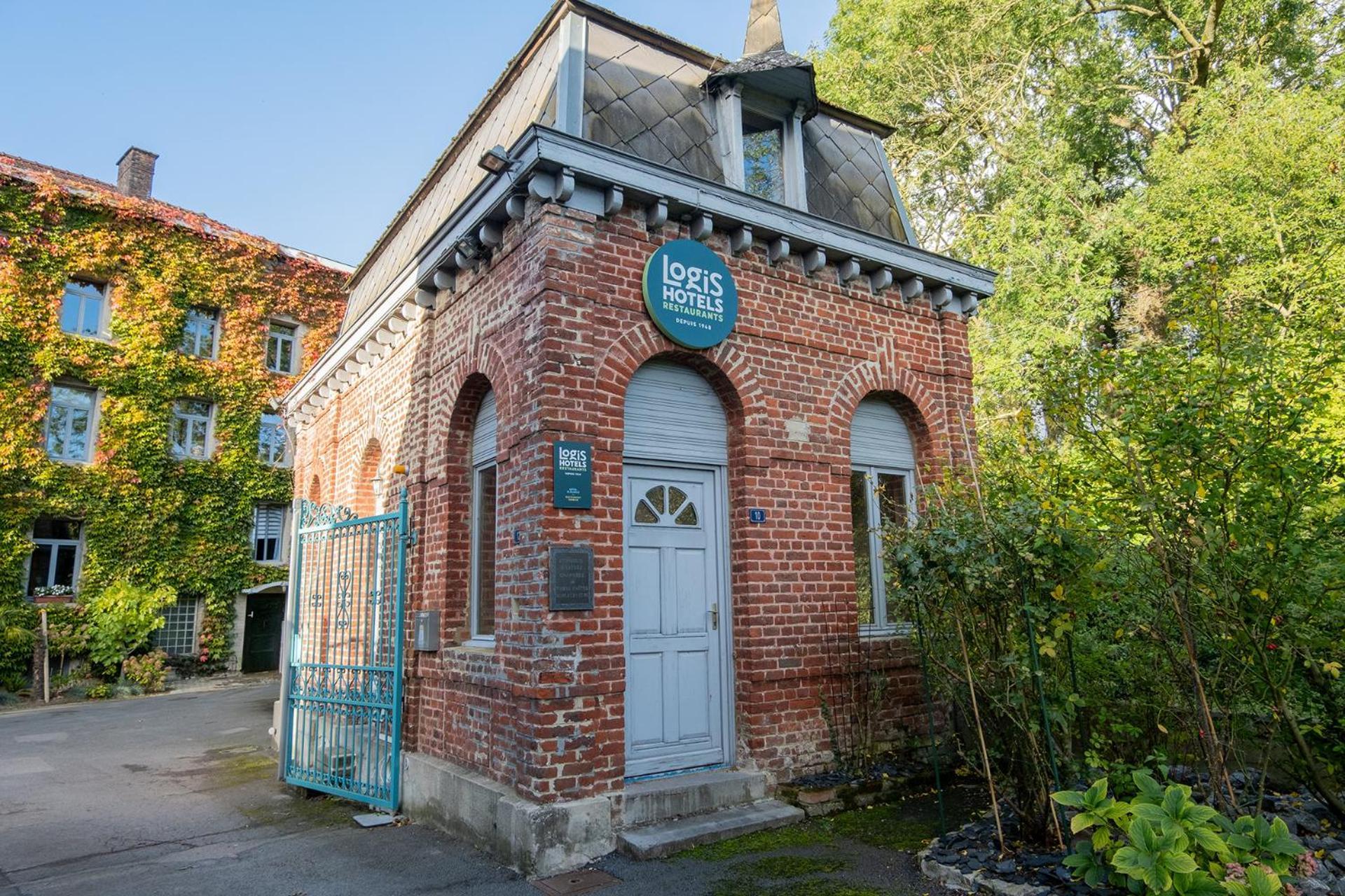 Logis Hotel-Restaurant - Le Moulin D'Artres Exterior photo